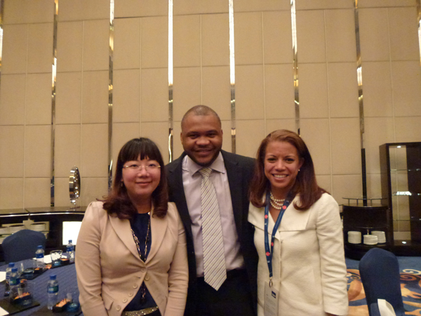 港豐集團(tuán)創(chuàng)辦人 魏曉嶸Wendy Wei與BVI政府官方代表洽談 港豐集團(tuán)創(chuàng)辦人 魏曉嶸Wendy Wei與BVI政府官方代表洽談