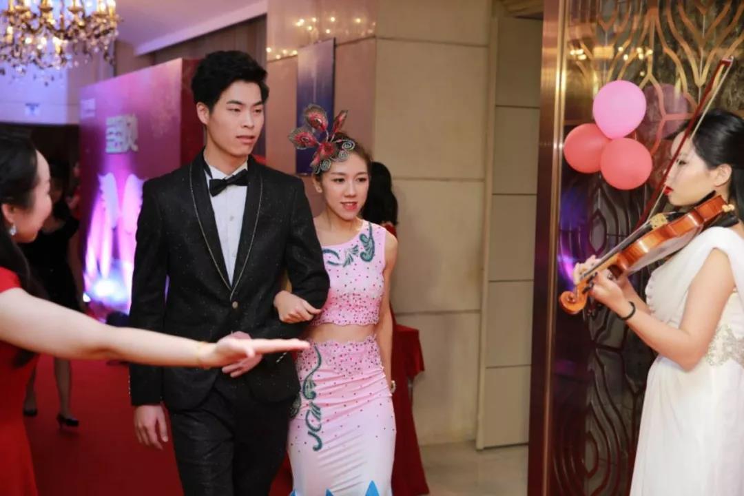 港豐年會(huì) 港豐年會(huì)